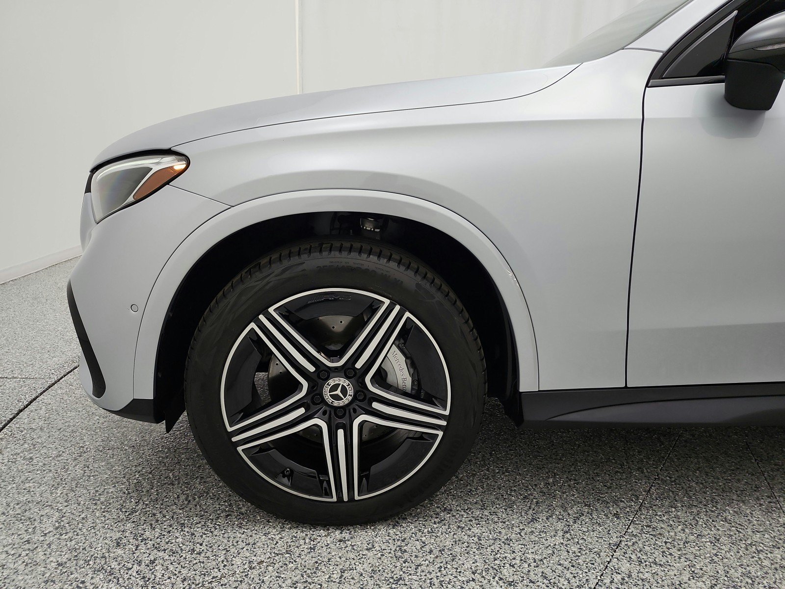 Used 2024 Mercedes-Benz GLC 300 4MATIC image 17