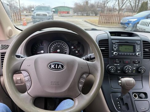 Used 2012 Kia Sedona LX image 14