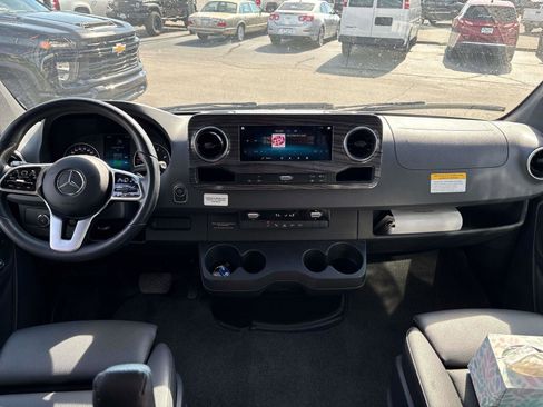 Used 2019 Mercedes-Benz Sprinter 170 image 7