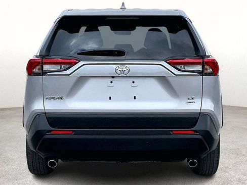 Used 2025 Toyota RAV4 LE AWD/4WD image 6