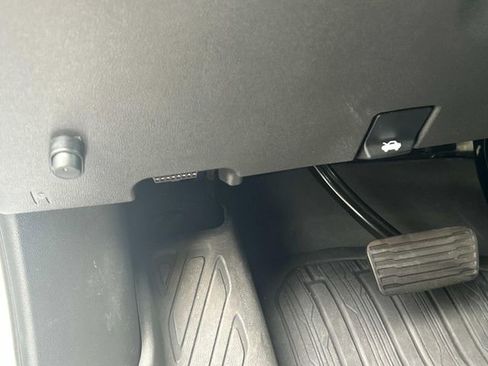 Used 2023 GMC Sierra 1500 SLT w/ SLT Premium Package image 21