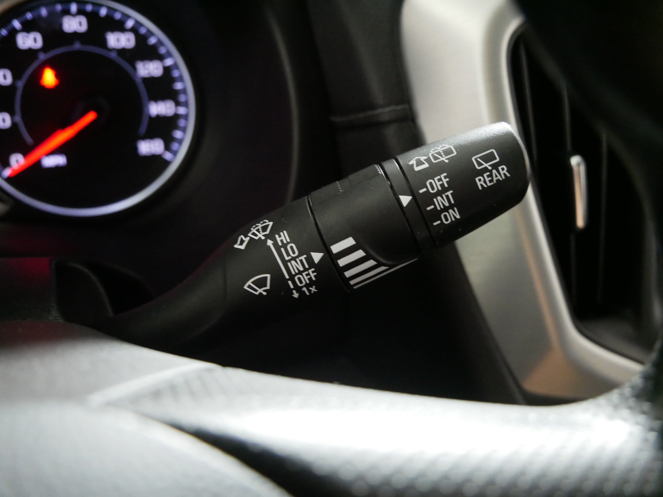 Used 2023 GMC Terrain SLE w/ Driver Convenience Package AWD/4WD image 32