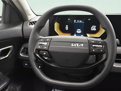 Used 2025 Kia K4 FWD image 24