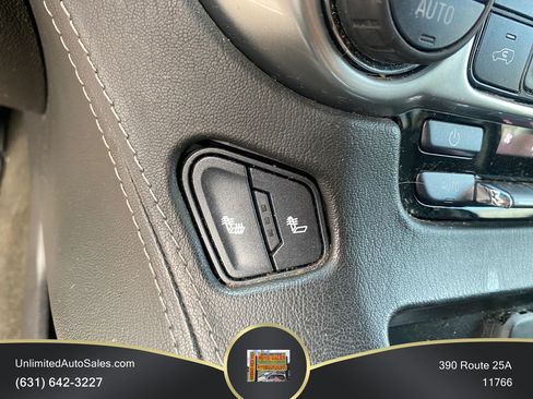Used 2018 Chevrolet Suburban LT AWD/4WD image 7