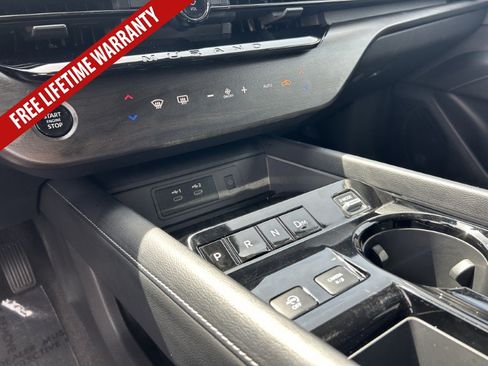 Used 2025 Nissan Murano SV AWD/4WD image 23