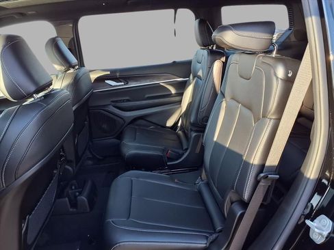 New 2025 Jeep Grand Cherokee L Limited image 23