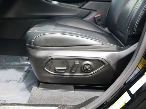 Used 2022 Jeep Grand Cherokee Overland AWD/4WD image 21