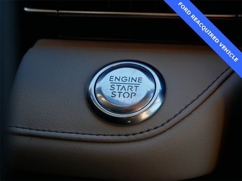 Used 2025 Lincoln Nautilus Reserve image 25