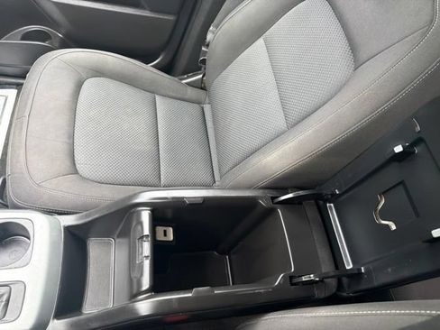 Used 2017 Chevrolet Colorado LT w/ LT Convenience Package RWD image 34