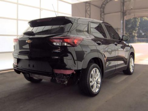 Used 2021 Chevrolet TrailBlazer LS FWD image 2