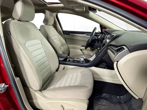 Used 2019 Ford Fusion SE image 32