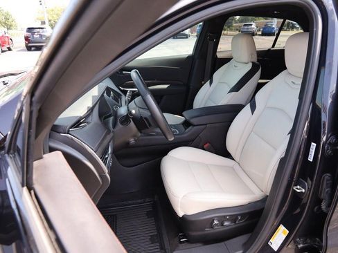 Used 2023 Cadillac XT4 Sport FWD image 10