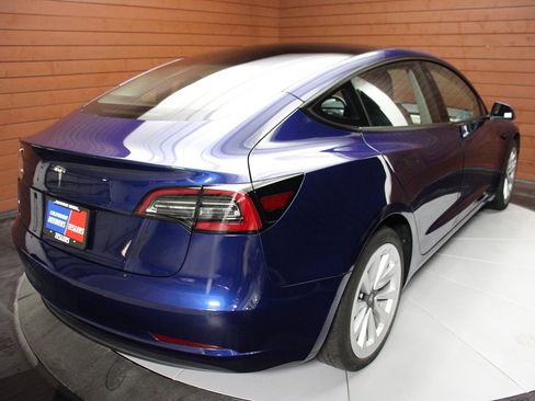 Used 2022 Tesla Model 3 image 19