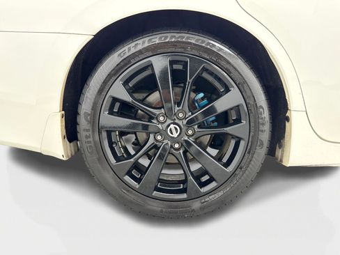 Used 2017 Nissan Altima 2.5 SR w/ Midnight Edition Package FWD image 44