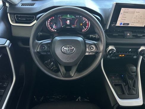 Used 2025 Toyota RAV4 XLE FWD image 13