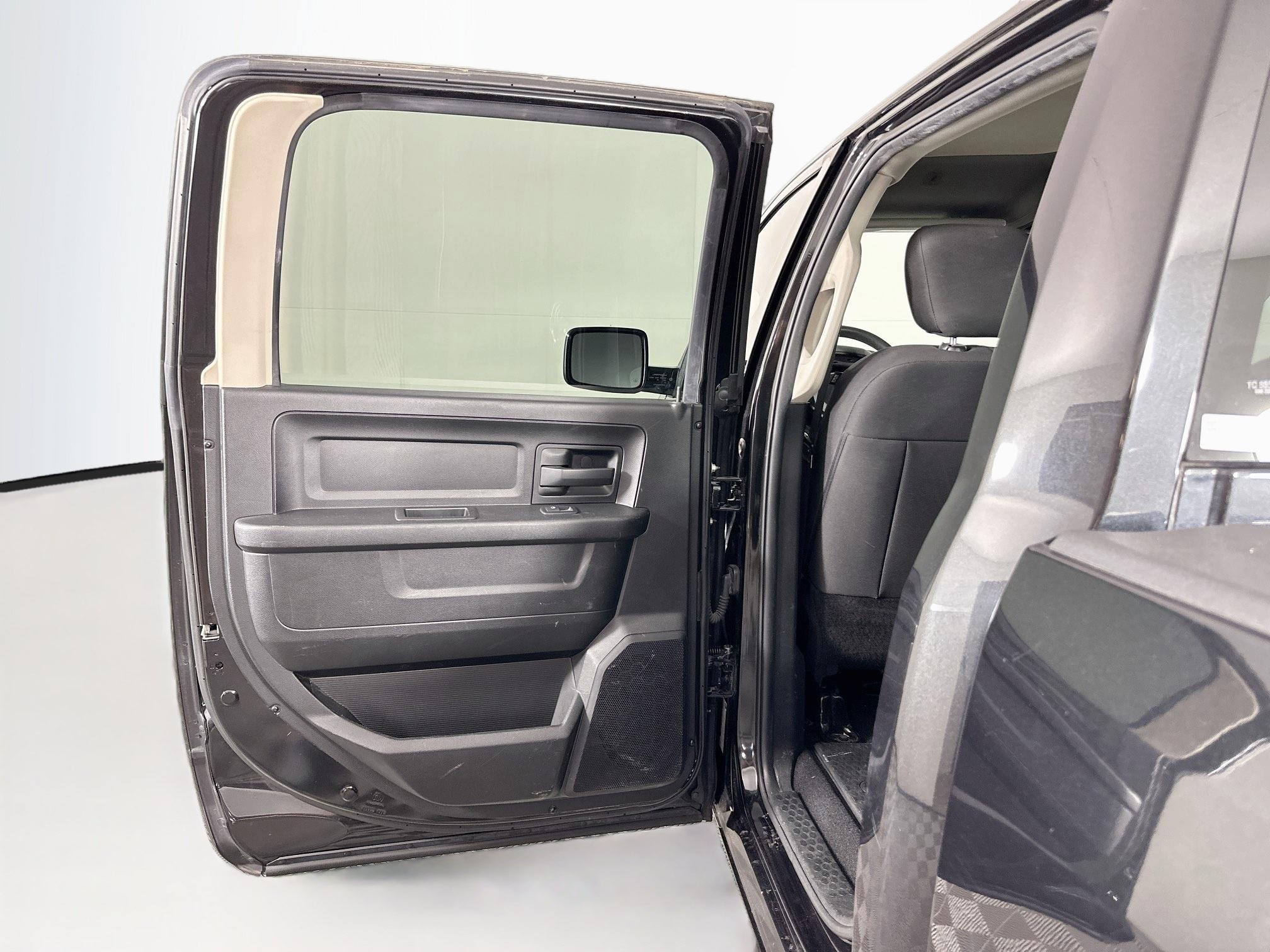 Used 2019 RAM 1500 Express w/ Express Value Package RWD image 24