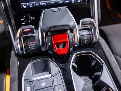 Used 2024 Lamborghini Urus S AWD/4WD image 46