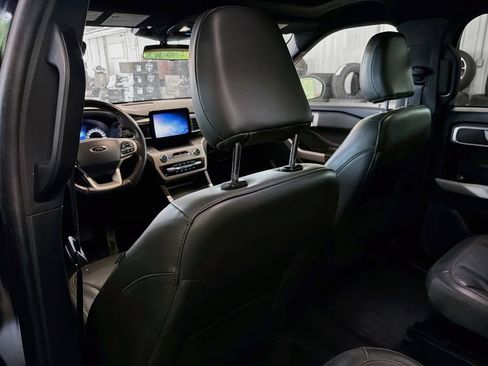 Used 2022 Ford Explorer Timberline AWD/4WD image 9