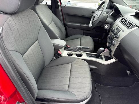 Used 2010 Ford Focus SE FWD image 21