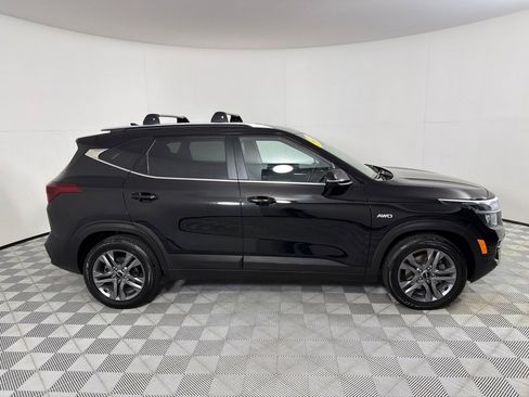 Used 2022 Kia Seltos S AWD/4WD image 4