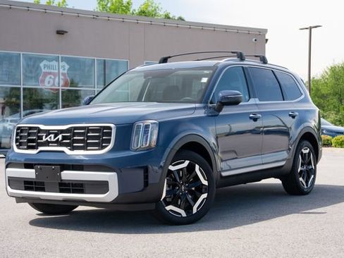 Used 2025 Kia Telluride S AWD/4WD image 2