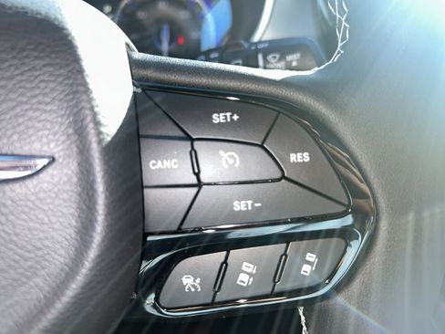 New 2026 Chrysler Pacifica Limited w/ S Appearance Package image 38