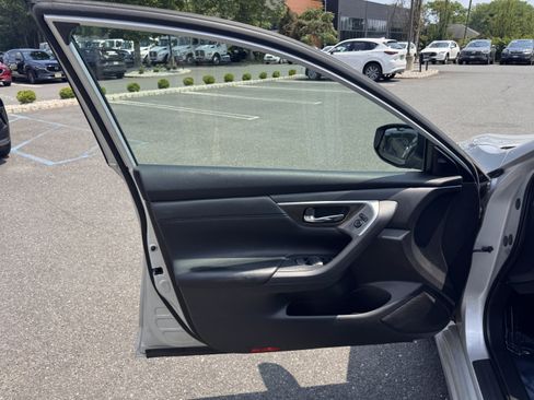 Used 2014 Nissan Altima 2.5 SL w/ Technology Package FWD image 22
