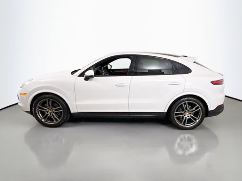 Used 2023 Porsche Cayenne Platinum Edition image 4