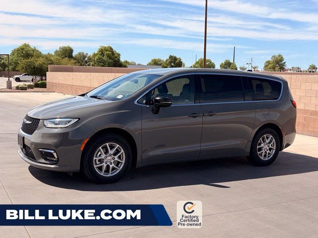 Certified 2025 Chrysler Pacifica Select FWD image 1