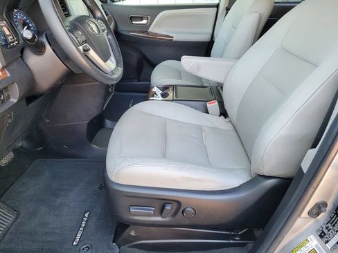 Used 2015 Toyota Sienna Limited Premium AWD/4WD image 18