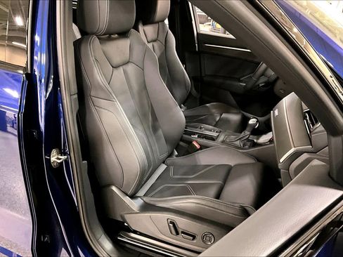 Used 2025 Audi Q3 2.0T Premium w/ Convenience Package image 9