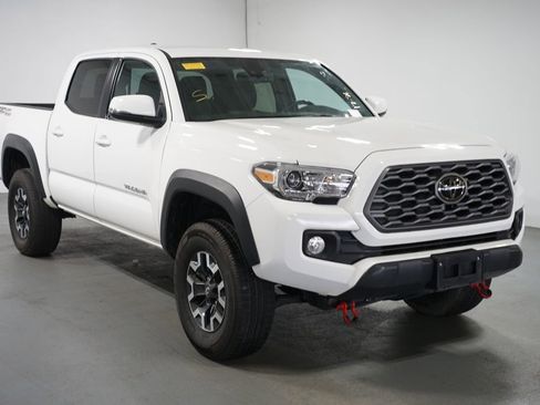 Used 2023 Toyota Tacoma TRD Off-Road image 3