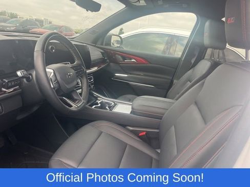 Used 2025 Chevrolet Traverse Z71 w/ Enhanced Driving Package image 3