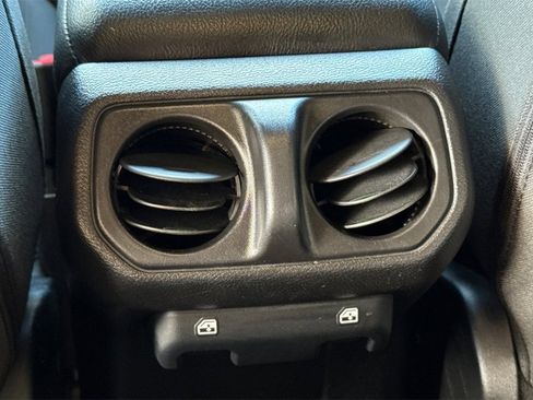 Used 2020 Jeep Wrangler Unlimited Sport image 19
