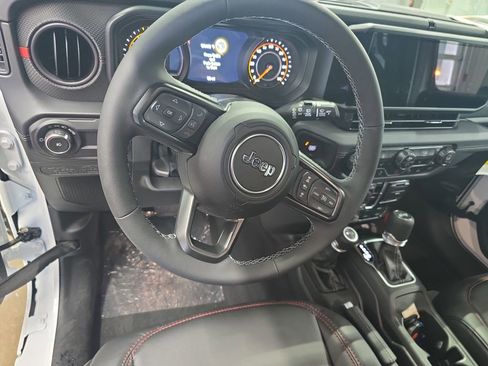 New 2026 Jeep Wrangler Unlimited Rubicon AWD/4WD image 16