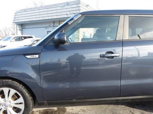 Used 2015 Kia Soul + FWD image 29