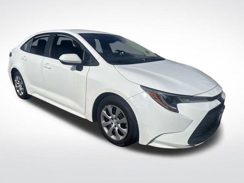 Used 2023 Toyota Corolla LE image 9