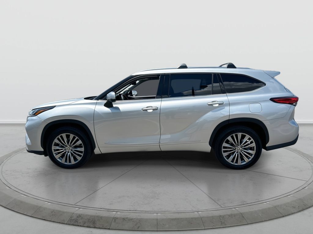 Used 2021 Toyota Highlander Platinum FWD image 5
