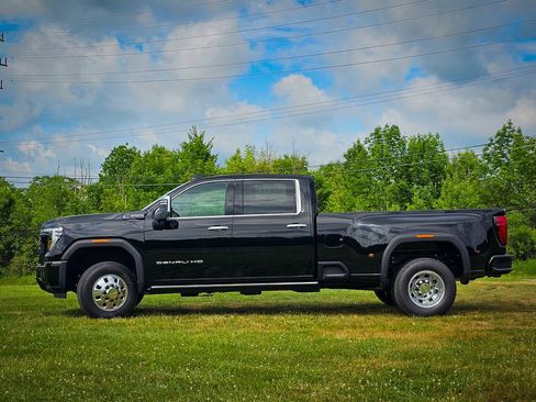 New 2026 GMC Sierra 3500 Denali Ultimate AWD/4WD image 10