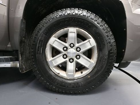Used 2012 GMC Yukon XL SLT w/ SLT-2 Equipment Package AWD/4WD image 15