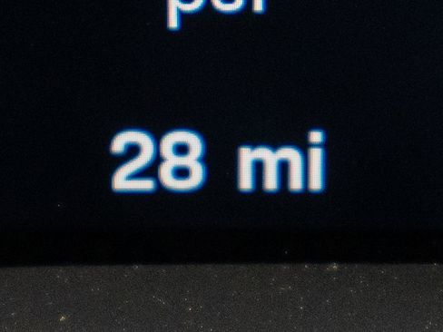 New 2025 Porsche Taycan image 33