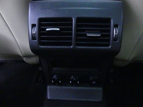 Used 2020 Jaguar F-PACE Premium image 23