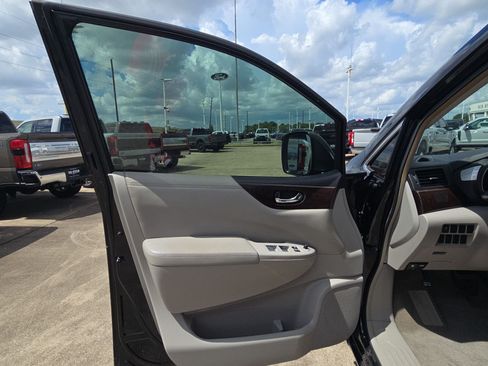 Used 2015 Nissan Quest S FWD image 9