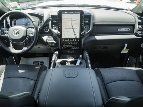 New 2026 RAM 2500 Laramie AWD/4WD image 24