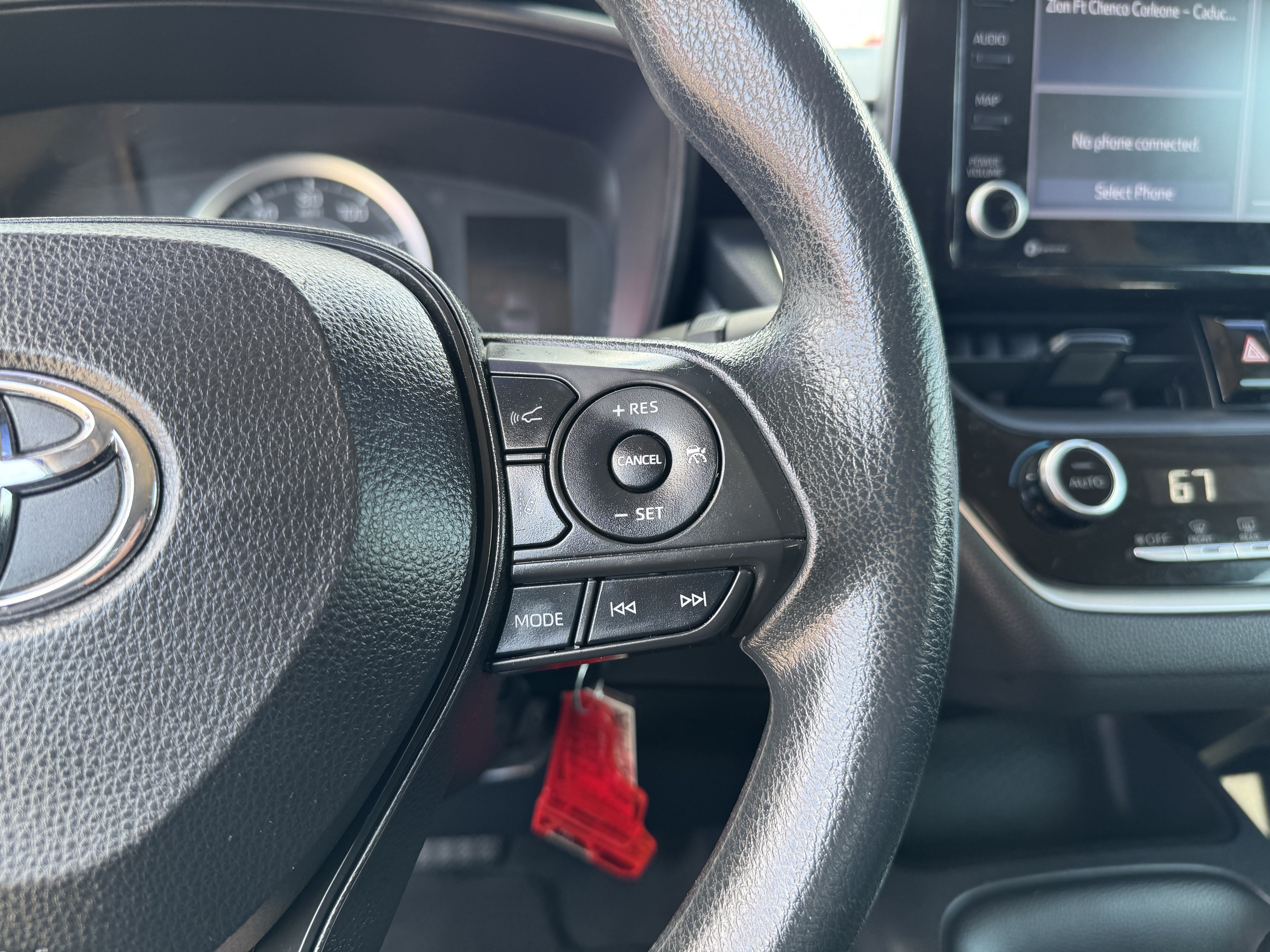 Used 2022 Toyota Corolla LE FWD image 23