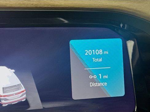 Used 2025 Volkswagen Atlas SE image 19