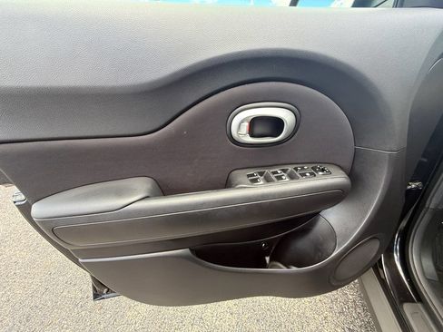 Used 2018 Kia Soul + FWD image 14