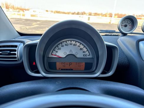 Used 2009 smart fortwo Coupe RWD image 14