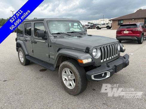 Used 2021 Jeep Wrangler Unlimited Sahara w/ Uconnect 4C Nav & Sound Group AWD/4WD image 8