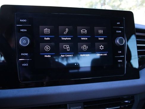 Certified 2025 Volkswagen Jetta SE image 19